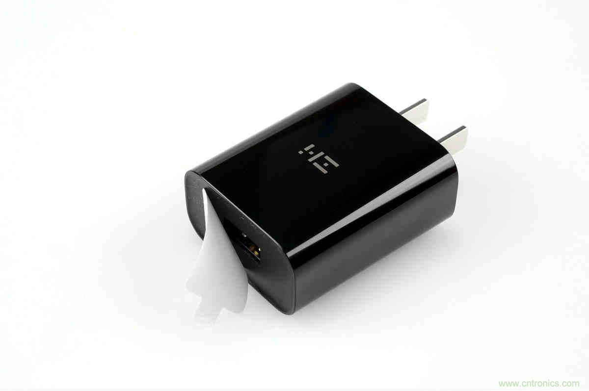 拆解對比：系出同門，小米、紫米無線充電器的差別有多大？