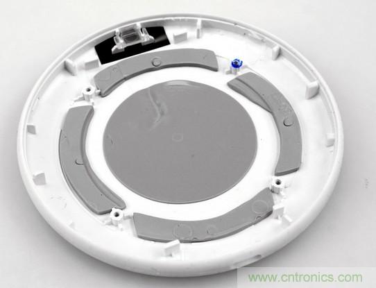 拆解對比：系出同門，小米、紫米無線充電器的差別有多大？