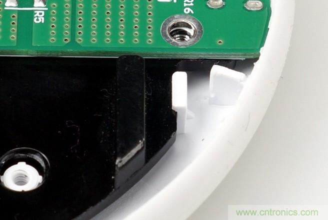 拆解對比：系出同門，小米、紫米無線充電器的差別有多大？