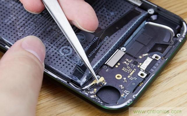 拆解黑鯊手機(jī)：多級(jí)直觸一體式液冷系統(tǒng)有什么門道？