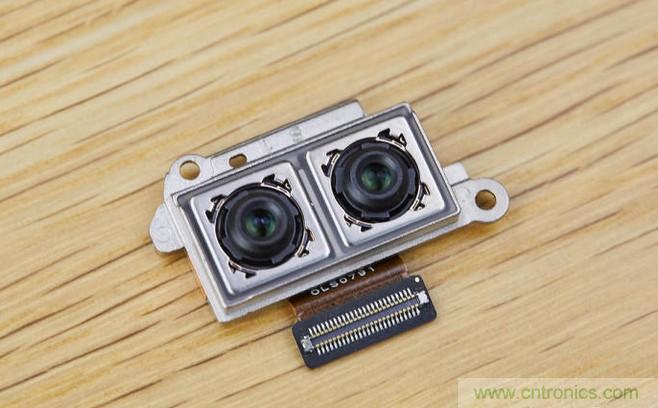 拆解黑鯊手機(jī)：多級(jí)直觸一體式液冷系統(tǒng)有什么門道？