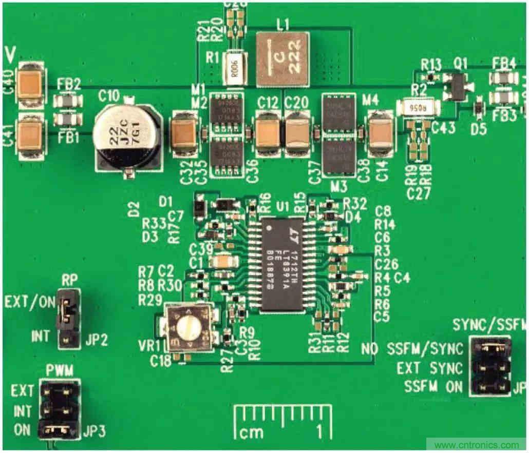 一顆芯驅(qū)動(dòng)整個(gè)車前燈組，這個(gè)控制器是怎么做到滴？