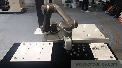 &ldquo;互聯(lián)網(wǎng)+&rdquo;博覽會(huì)&mdash;助力智能機(jī)器人發(fā)展，實(shí)現(xiàn)智能制造