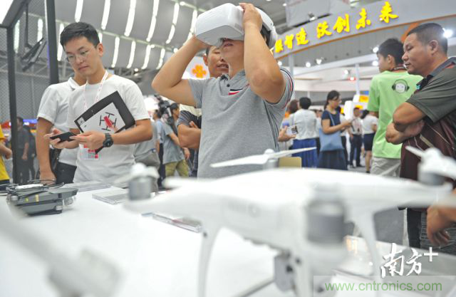 打破傳統(tǒng)模式極限，探路人工智能讓數(shù)據(jù)&ldquo;自我學(xué)習(xí)&rdquo;