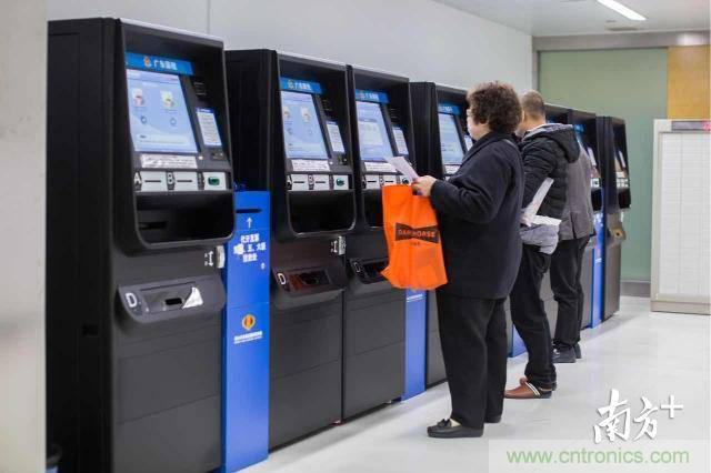 探路政務辦事柜臺&ldquo;無人化&rdquo;，引領&ldquo;互聯(lián)網+政務&rdquo;革新