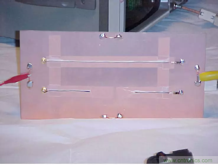 PCB割地對(duì)系統(tǒng)ESD是否有影響？