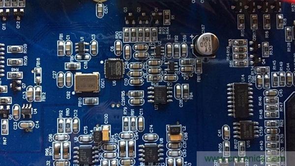 如何&ldquo;布局&rdquo;電路上的貼片電容才會降低寄生電感？