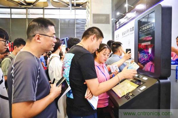 明年再見(jiàn)！&ldquo;WAIE 2019第四屆上海國(guó)際人工智能展覽會(huì)暨人工智能產(chǎn)業(yè)大會(huì)&rdquo;完美落幕！