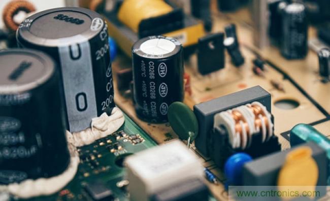 如何通過電阻串聯(lián)來實(shí)現(xiàn)電阻分壓？