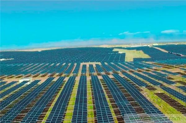 正泰行業(yè)創(chuàng)新發(fā)展峰會在內(nèi)蒙古盛大啟幕 正泰行業(yè)創(chuàng)新發(fā)展峰會在內(nèi)蒙古盛大啟幕