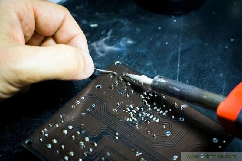 如何引腳接地十字焊盤，過孔完全接地?