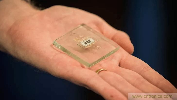 集成電路是如何被發(fā)明的？