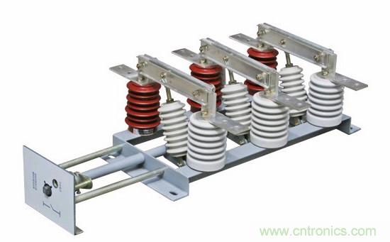 高壓斷路器的操作結(jié)構(gòu)有哪幾種？和隔離開關(guān)有什么區(qū)別？