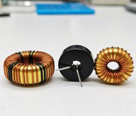 磁珠電感、磁環(huán)電感與色環(huán)電感：電磁濾波世界的三重變奏曲