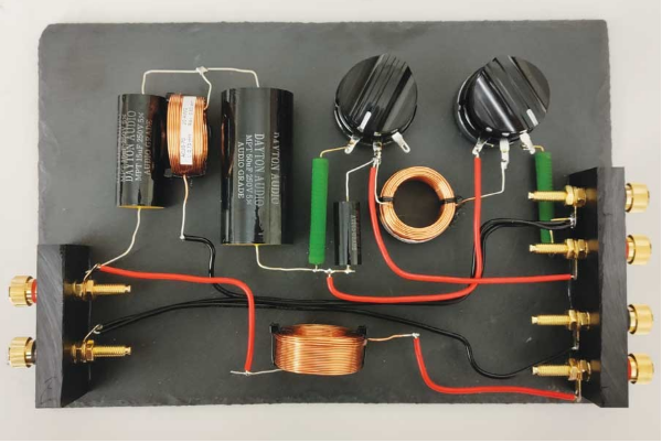 DSP入局：模擬與數(shù)字音頻分頻器設(shè)計的大比拼！